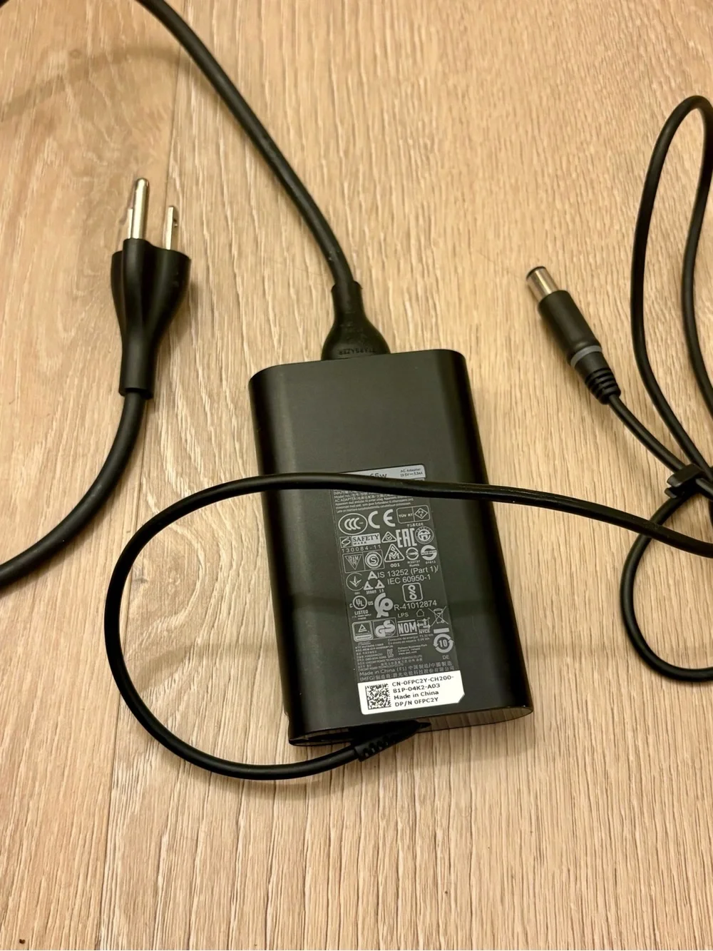 Dell 65W / 19.5V (3.34A) Output AC Power Adapter Model No. HA65NM130